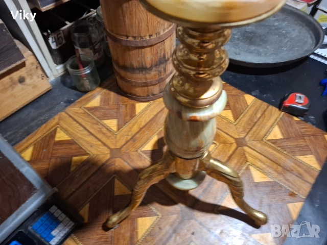 Стара месингова поставка с три крака