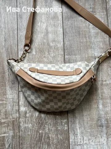 Уникална нова чанта плик клъч тип банан Louis Vuitton LV , снимка 3 - Чанти - 47320218