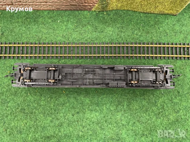 Вагон пътнически 4-осен Роко HO 1:87 влак ЖП модел кутия, снимка 6 - Колекции - 47740607