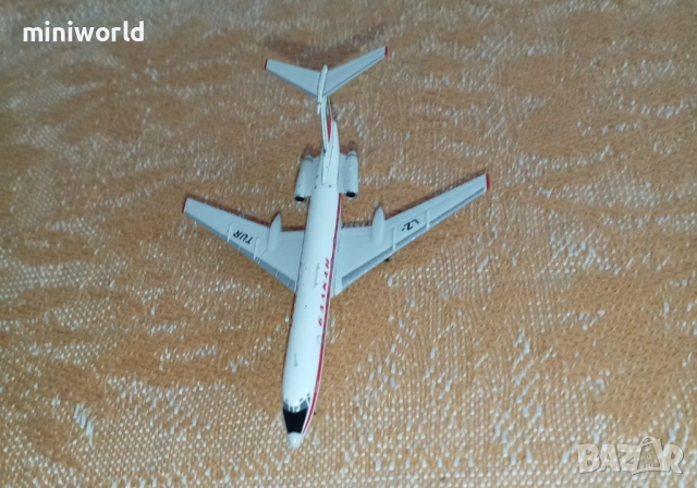 ТУ-134A Балкан Balkan Airlines LZ-TUR самолет - мащаб 1:400 нов в кутия, снимка 11 - Колекции - 51763055