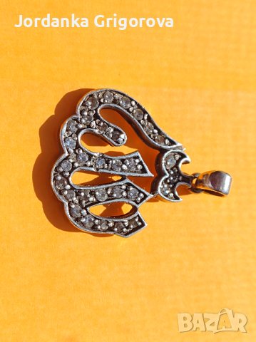 Интересна сребърна висулка, снимка 2 - Колиета, медальони, синджири - 42493245