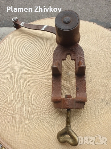 стара мелничка от чогун за черен пипер, снимка 4 - Антикварни и старинни предмети - 52303580