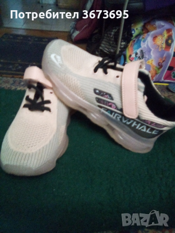 Дамски маратонки със силиконови светещи подметки 