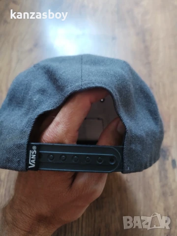 VANS - страхотна шапка КАТО НОВА, снимка 5 - Шапки - 50860739