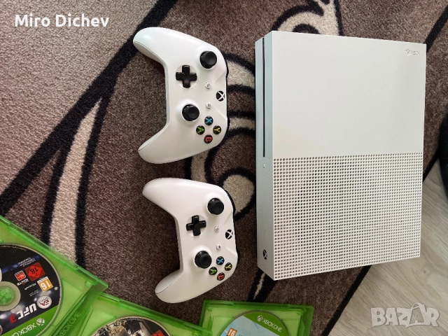 Xbox One S 1TB 2оригинални джойстика+Игри