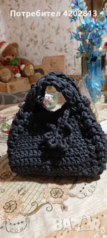Ръчна изработка . Дамска чанта , плетена на една кука , снимка 2 - Чанти - 53713754