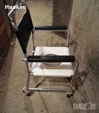 Подарявам инвалидна количка за тоалетна , снимка 2 - Инвалидни колички - 52646903