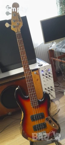 Бас китара Storm, снимка 1