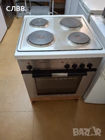 Продавам печка CONSTRUCTA , снимка 2 - Печки, фурни - 50002274