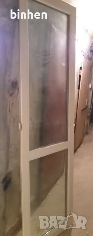 Бяла PVC врата размер 69 × 223 см.