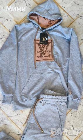 Дамски екип М размер , снимка 2 - Спортни дрехи, екипи - 52263899