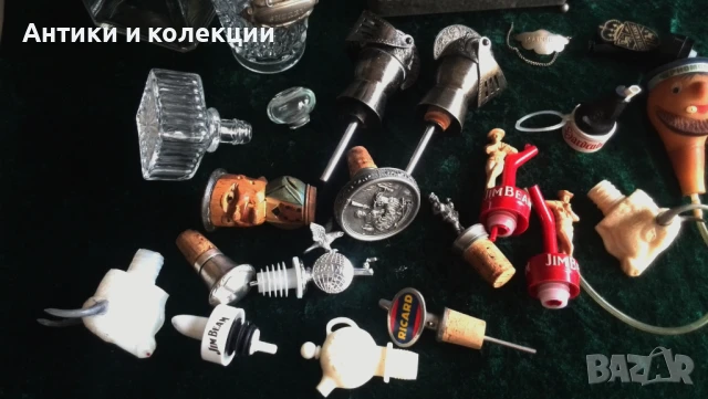Стари гарафи за алкохол и дозатори тапи и др. по договаряне, снимка 4 - Колекции - 51262160