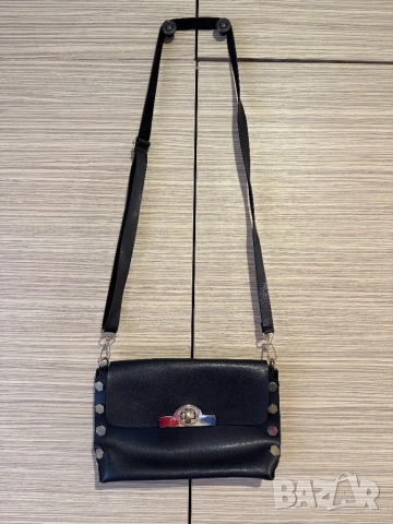 Черна дамска чантичка