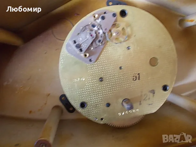 Стар настолен часовник Весна, снимка 7 - Антикварни и старинни предмети - 50372195