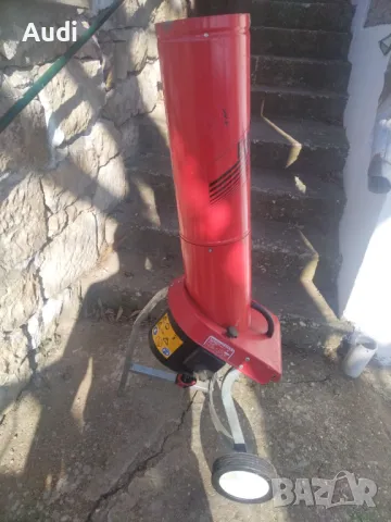 Дробилка за клони, листа, храсти.  Смила клоните на талаж.  Широк отвор на фунията  Има два отвора з, снимка 6 - Градинска техника - 48797612