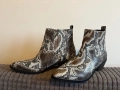 Кожени боти със змийски мотиви, снимка 3
