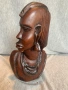 Стара резбована дървена статуя на глава, снимка 5