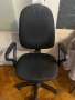 Офис стол с подлакътници – въртящ се, черен, много запазен, снимка 12