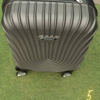 Стилен куфар с колелца за ръчен багаж с твърдо покритие 40/30/20см, снимка 6 - Куфари - 44927621