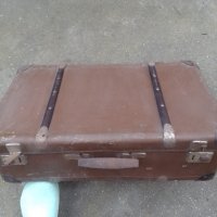 Куфар  от жакард от 1966г, снимка 1 - Антикварни и старинни предмети - 40626377