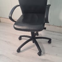 Офис кожен Геймарски въртящ стол внос от германия , снимка 5 - Столове - 42478346