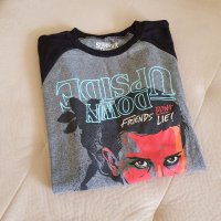 Official NETFLIX 2017 Loot Crate Lootwear Exclusive Stranger Things Eleven Upside Down Tee, снимка 2 - Блузи - 38731067