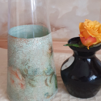  Стъклена ваза винтидж стил, ръчно декорирана с декупаж, снимка 5 - Вази - 44679516