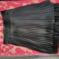 Черна плисирана пола, снимка 1 - Поли - 38779371