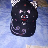 Шапка с котка, снимка 1 - Шапки, шалове и ръкавици - 40682965