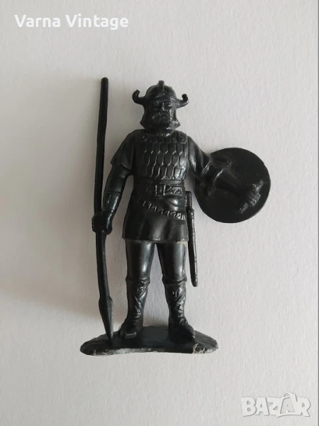 Войници. Викинг с копие и щит (ДЗИ) СССР., снимка 1