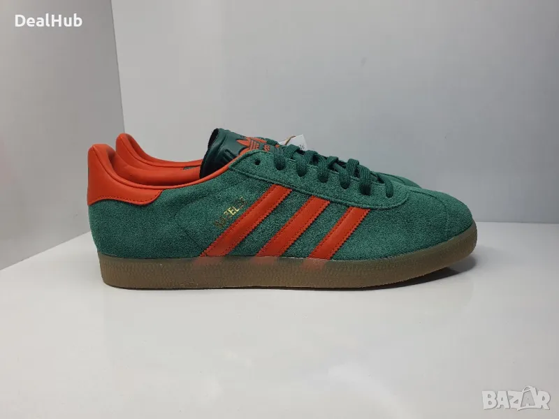 Кецове Adidas Gazelle 

Чисто нови с кутия 

Размер 46 стелка 30 см.

Цена 139 лв., снимка 1