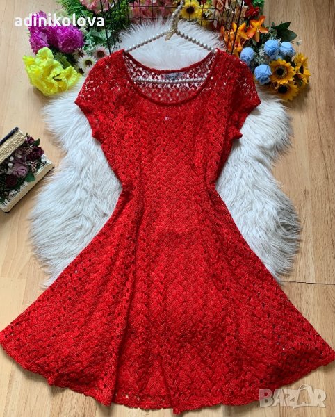 Нова червена дантелена рокля, снимка 1