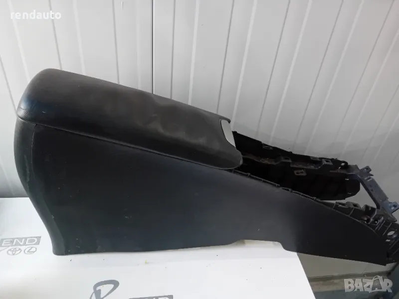 58811-05020 Централна конзола с подлакътник Toyota Avensis station wagon t27 Face 2012-2015, снимка 1