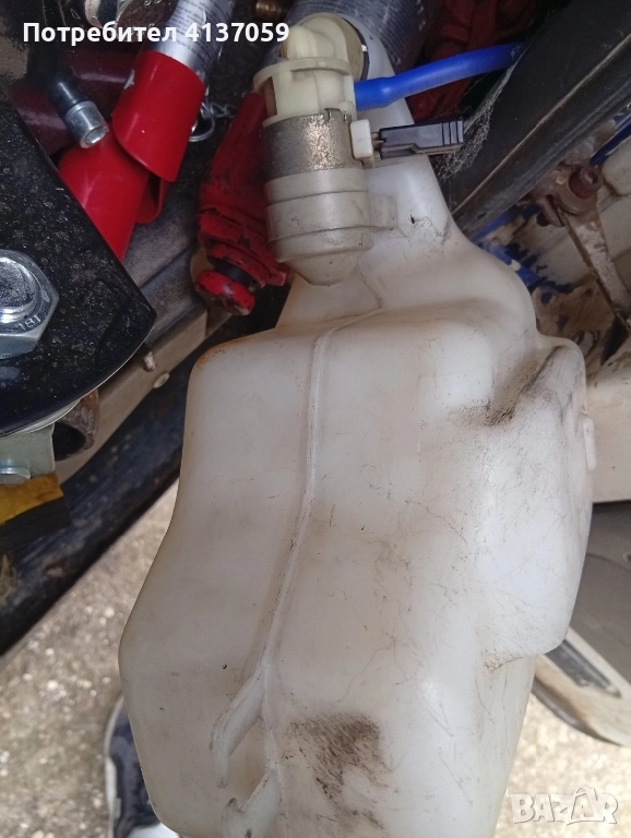 Оригинално казанче за чистачки с работеща помпа за Нисан Трейд, снимка 1