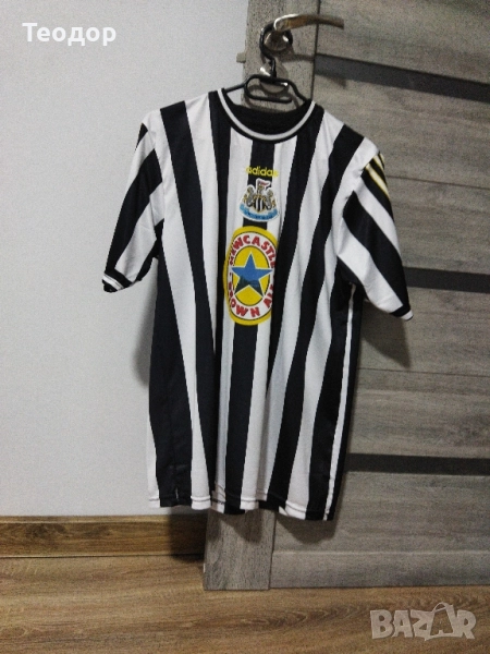 Продавам футболна тениска на Newcastle United с Ед Шийрън отзад, снимка 1
