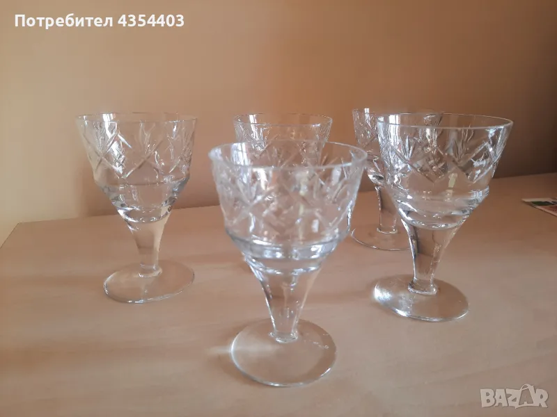 Соц. кристални гравирани чаши за ракия на столче – 5 броя, снимка 1