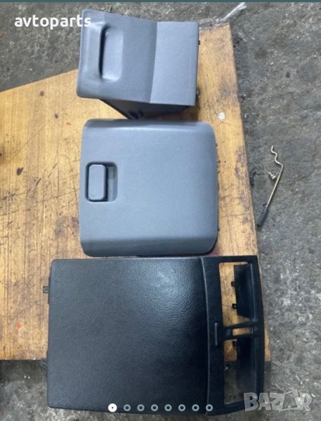 Toyota avensis verso 2005година Шкафчета, снимка 1