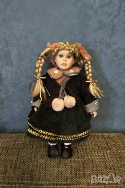 Порцеланова кукла, снимка 1