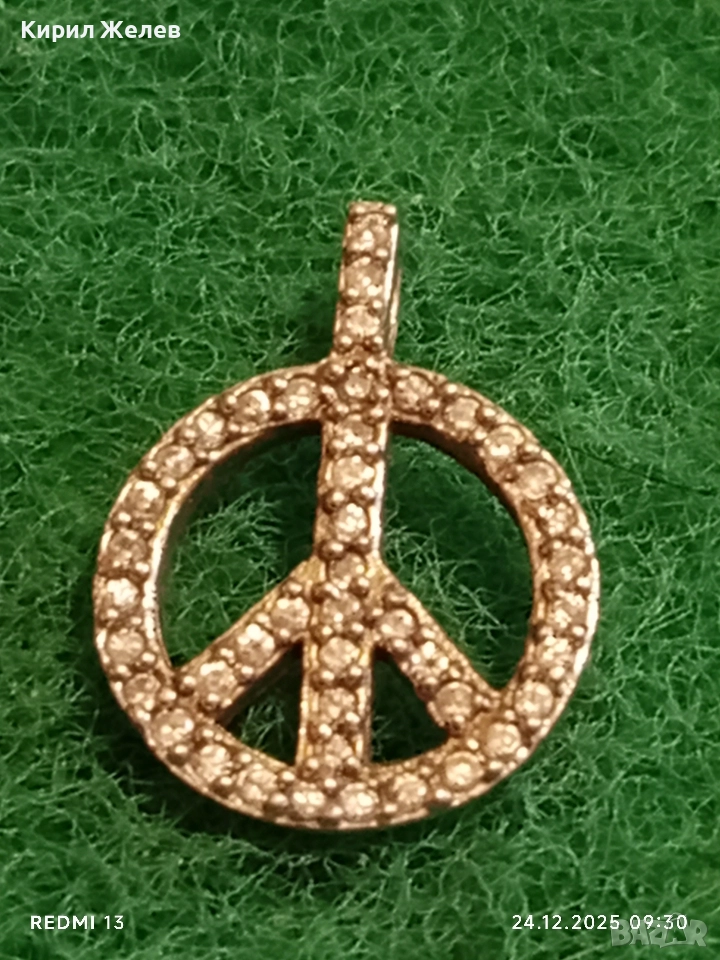 Сребърен медальон със символа на МИРА инкрустиран с кристали много красив 27341, снимка 1