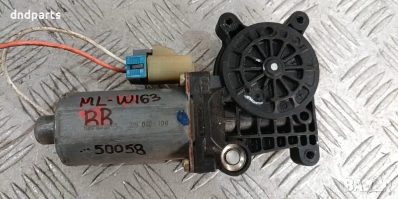 Стъклоповдигач Mercedes ML W163 2001г.(заден десен)	, снимка 1