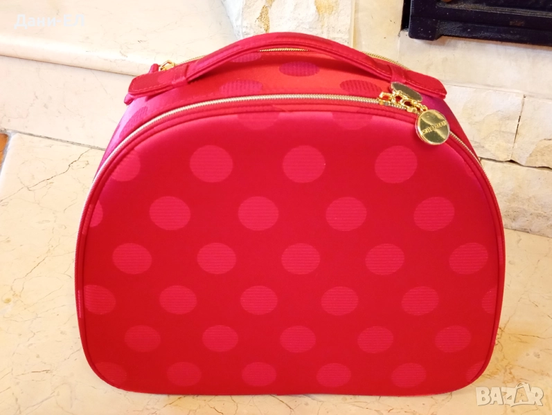 Estee Lauder Разкошен козметичен куфар от коледен блокбастър 2025, снимка 1