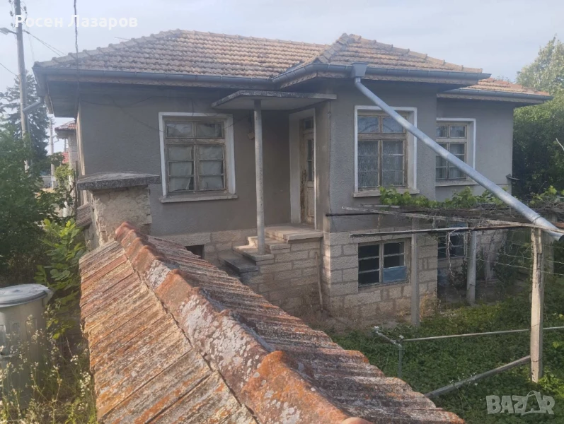 Продава се къща в с. Мадара, снимка 1