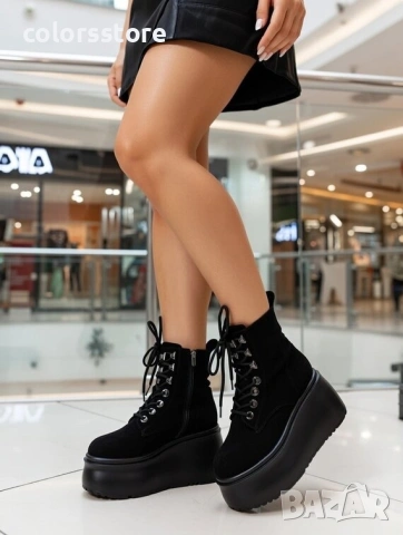 Боти на платформа - черен велур - 56WL16

, снимка 1 - Дамски боти - 36385656