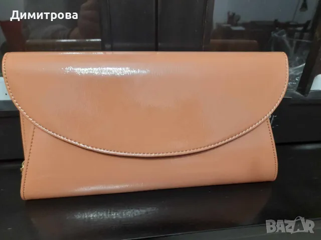 Нова италианска лачена светлокафява дамска чанта с етикет, снимка 3 - Чанти - 50025392