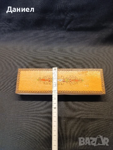 Пирографирана кутия за моливи, снимка 5 - Антикварни и старинни предмети - 51311094