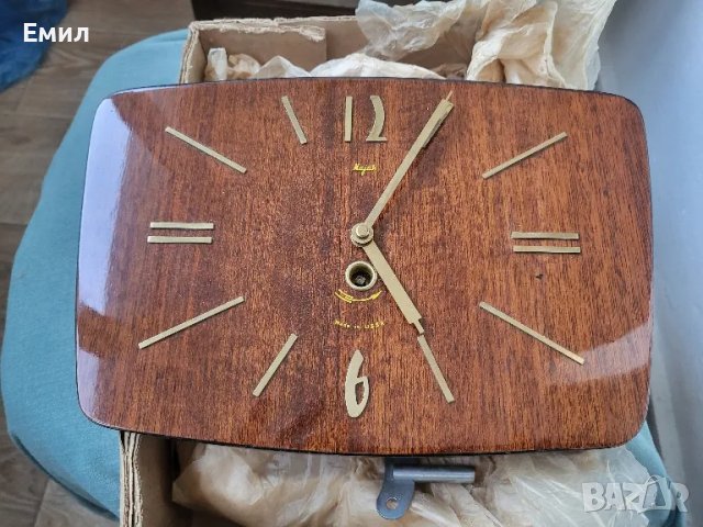 Колекционерски стенен часовник МАЯК