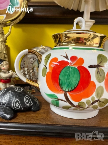 Краснодарска фабрика за порцелан “Чайка” СССР 70-те години  Много голям чайник Полихромна живопис , снимка 2 - Други - 52496811