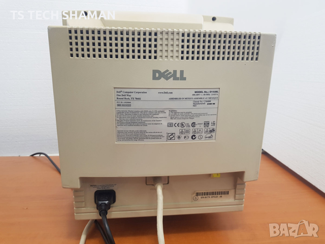 ⭐Ретро монитор DELL P910 17" CRT 1998 година⭐, снимка 5 - Монитори - 44655919