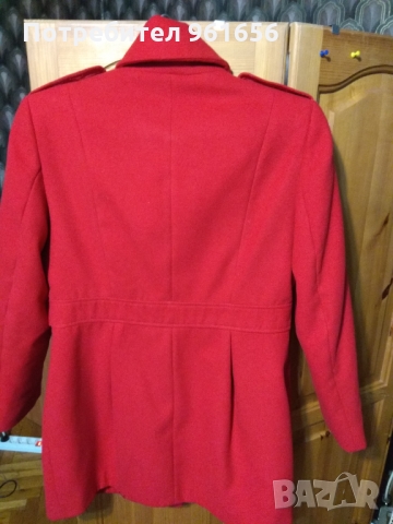 Червено палто, снимка 2 - Други - 36103982