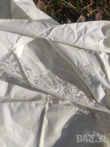 Продавам Женска нощница, риза от чеиз с дантела  Има няколко петна от застояване, снимка 3 - Антикварни и старинни предмети - 38945624